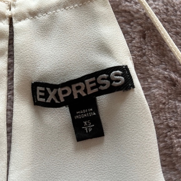 Express cami top. Ivory/Black. Size XS. - Picture 4 of 4